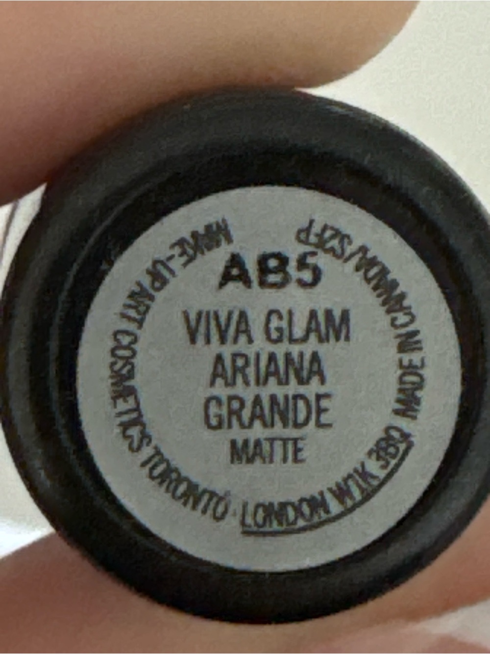 MAC Cosmetics Matte Lipstick Limited Edition- Ariana Grande - Picture 3 of 3
